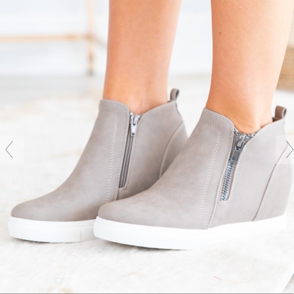 NWOT Taupe Wedge Sneakers